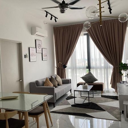 Free Netflix! Zas Suite At Troika Residence, Kb Kota Bharu Bagian luar foto