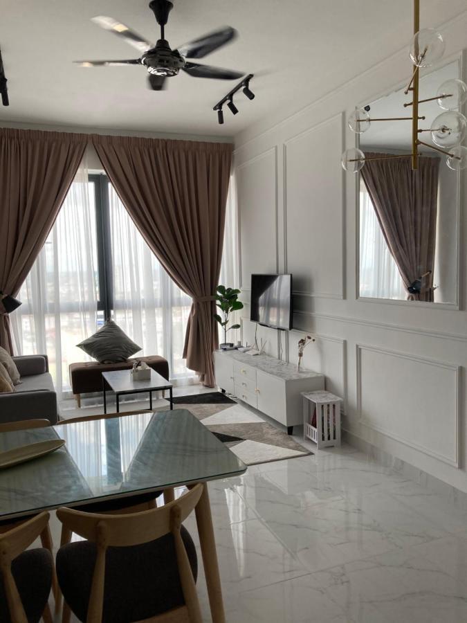 Free Netflix! Zas Suite At Troika Residence, Kb Kota Bharu Bagian luar foto